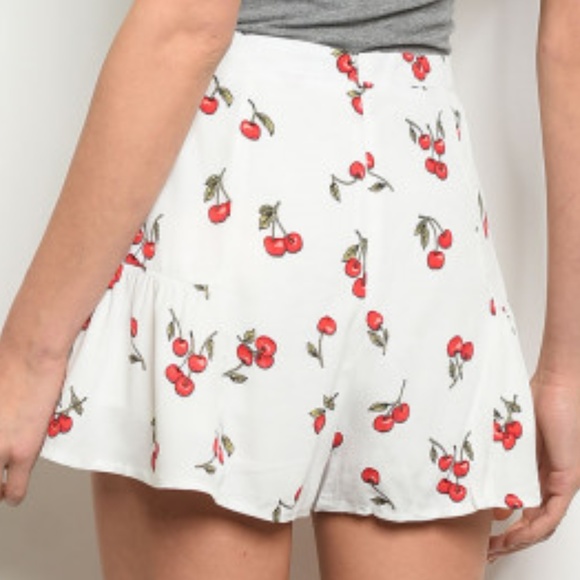 Chelsea's Cherry Pie Pin UP Style Flirty Shorts!<3 - Picture 3 of 3